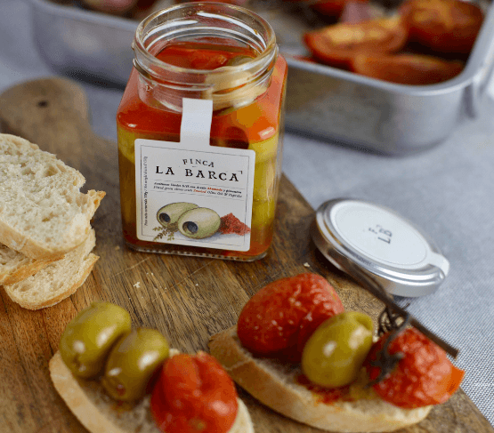 FINCA LA BARCA Aceitunas Gordal deshuesada con Aceite de Oliva Ahumado y Pimentón 130g